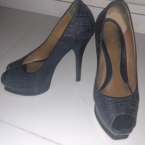 Authentic Fendista Platform Pump